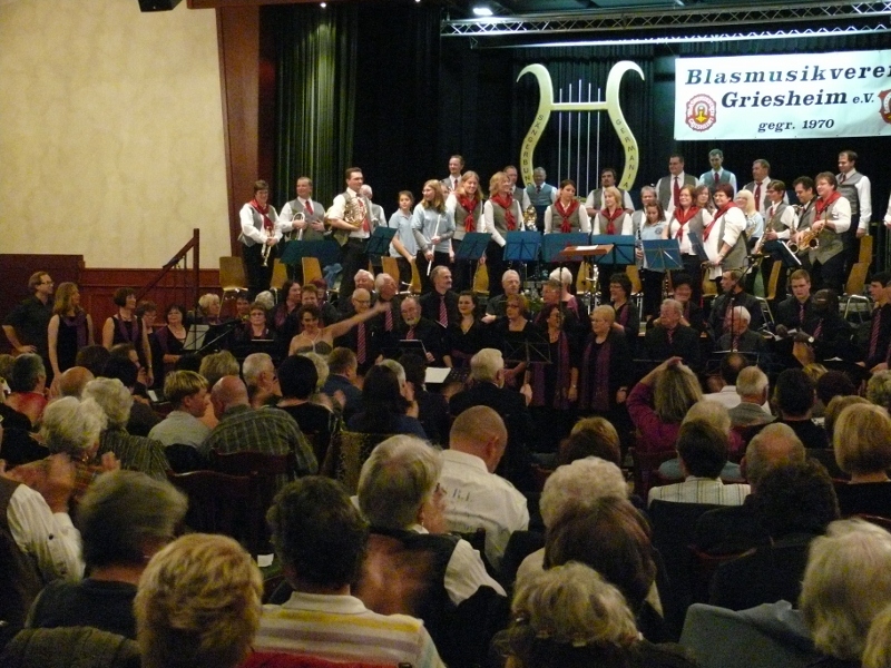 05.11.2011: Blech trifft Stimme  4. Konzert mit dem Blasmusikverein